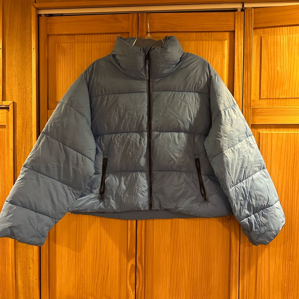 Old Navy Puffer Jacket NEVER WORN No tags